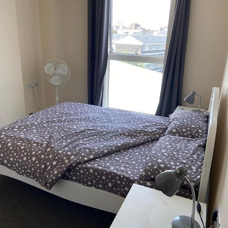 Lovely 2Br Apartment W/ City View London Kültér fotó