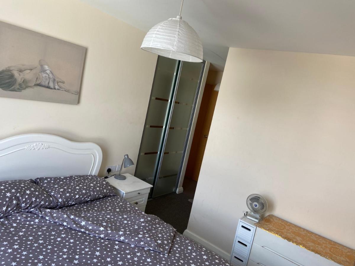 Lovely 2Br Apartment W/ City View London Kültér fotó